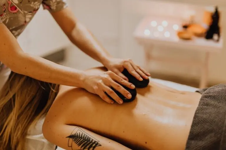 massagens com pedras quentes